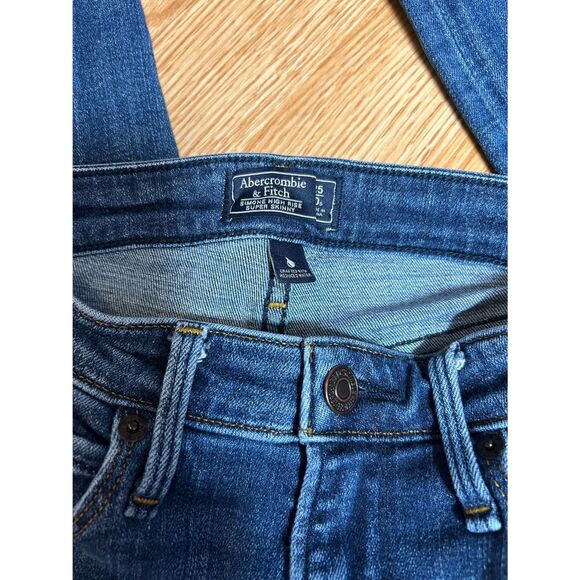 Women's Abercrombie & Fitch Distressed Jeans size 25/0 Medium Wash Blue B149 - Picture 3 of 7